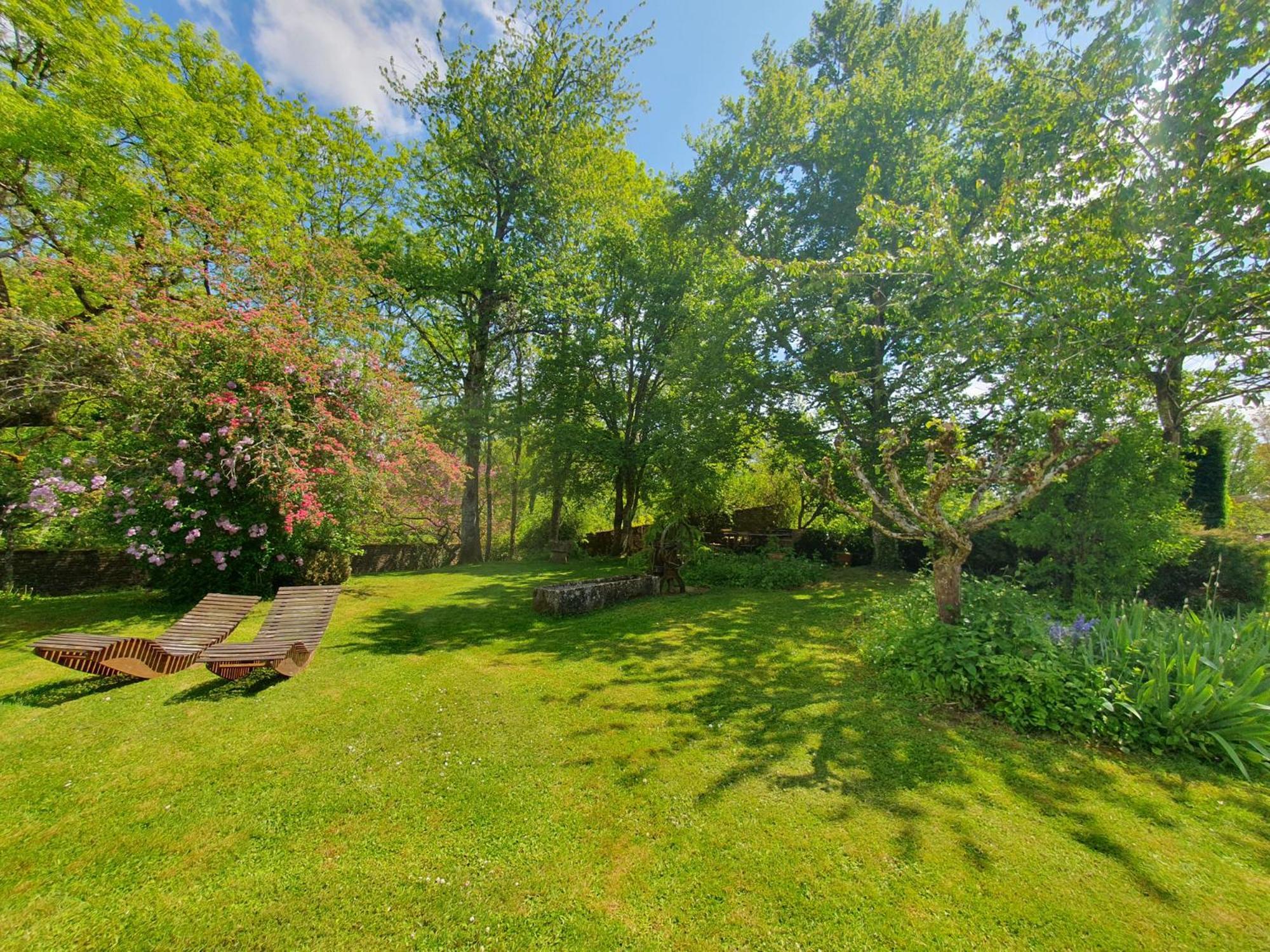 Jardin Des Sens, La Rente D'Eguilly Bed and Breakfast Exteriör bild