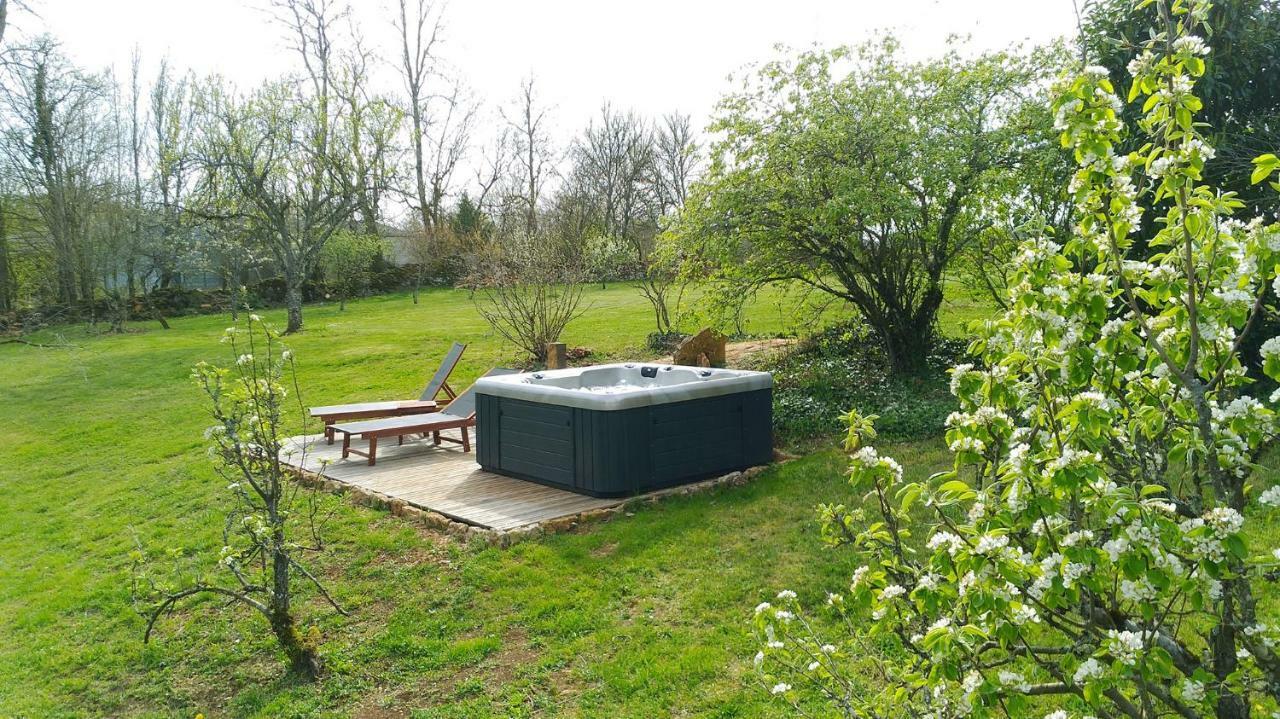 Jardin Des Sens, La Rente D'Eguilly Bed and Breakfast Exteriör bild